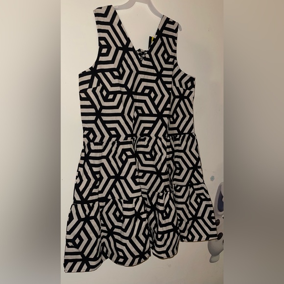 Sz M (8)esmara Womens linen dress v-neck decorative bow on back Geometric Print - Picture 6 of 9